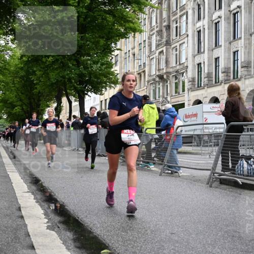14.06.2026 - REWE Women's Run J. Mangold http://msf.ph/oto/9770838 14.06.2026 09:57:05 Ziel 10075, 10226, 10802, 10901, 10976, 11183, 11262, 11304 meine-sportfotos.de