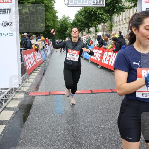 14.06.2026 - REWE Women's Run Strokosch-Dieckow http://msf.ph/oto/9770862 14.06.2026 09:54:26 Ziel 10012, 10063, 10235, 10899, 11395 meine-sportfotos.de