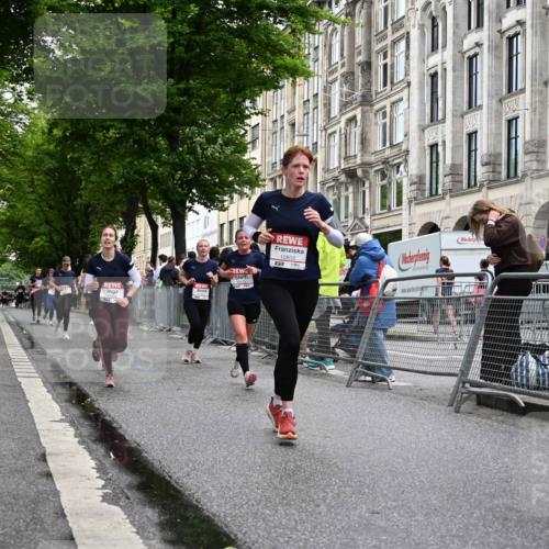 14.06.2026 - REWE Women's Run J. Mangold http://msf.ph/oto/9770870 14.06.2026 09:57:10 Ziel 10075, 10173, 10226, 10310, 10377, 10802, 10901, 11131, 11262, 11276, 11423 meine-sportfotos.de