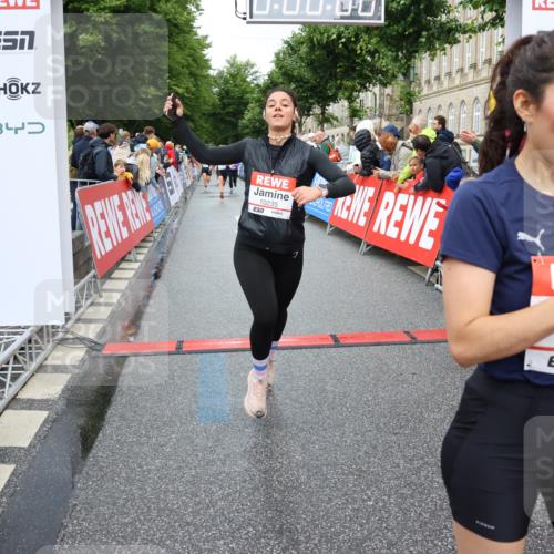 14.06.2026 - REWE Women's Run Strokosch-Dieckow http://msf.ph/oto/9770878 14.06.2026 09:54:26 Ziel 10012, 10063, 10235, 10899, 11395 meine-sportfotos.de