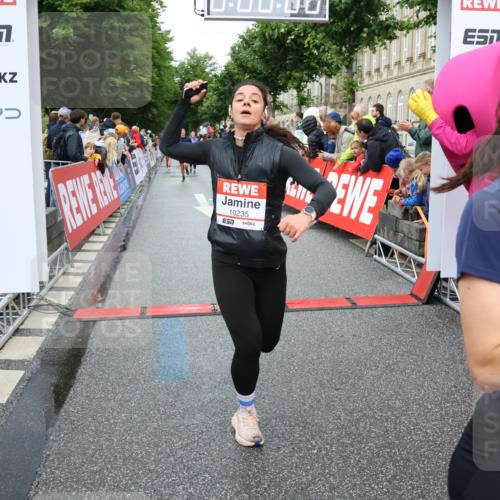 14.06.2026 - REWE Women's Run Strokosch-Dieckow http://msf.ph/oto/9770924 14.06.2026 09:54:26 Ziel 10012, 10063, 10235, 10899, 11395 meine-sportfotos.de