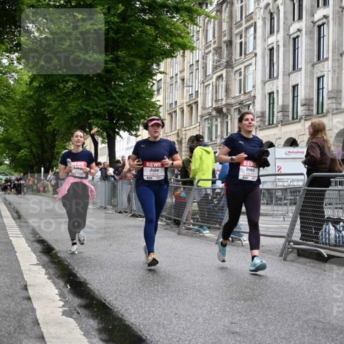 14.06.2026 - REWE Women's Run J. Mangold http://msf.ph/oto/9770929 14.06.2026 09:57:18 Ziel 10310, 10377, 10378, 10815, 11131, 11210 meine-sportfotos.de