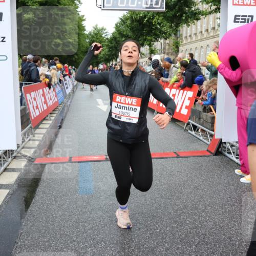 14.06.2026 - REWE Women's Run Strokosch-Dieckow http://msf.ph/oto/9770939 14.06.2026 09:54:26 Ziel 10012, 10063, 10235, 10899, 11395 meine-sportfotos.de