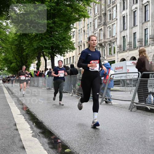 14.06.2026 - REWE Women's Run J. Mangold http://msf.ph/oto/9770964 14.06.2026 09:57:32 Ziel 10193, 10291, 10608, 11417 meine-sportfotos.de