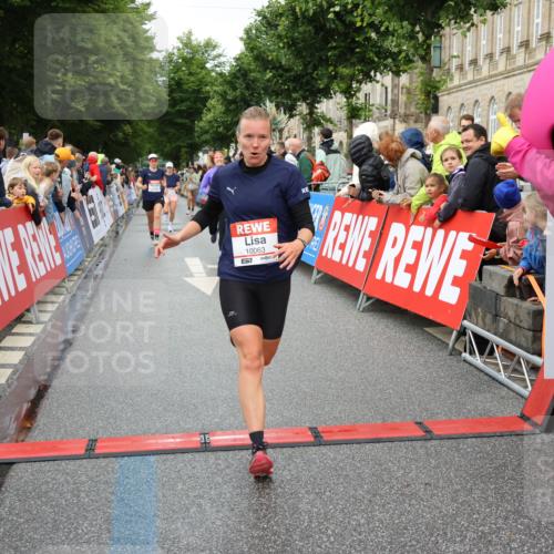 14.06.2026 - REWE Women's Run Strokosch-Dieckow http://msf.ph/oto/9770989 14.06.2026 09:54:29 Ziel 10063, 10235, 10299, 10440, 10704, 10899, 11395 meine-sportfotos.de