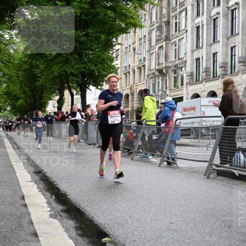 14.06.2026 - REWE Women's Run J. Mangold http://msf.ph/oto/9770996 14.06.2026 09:57:39 Ziel 10069, 10193, 10608, 10638, 10640, 10912 meine-sportfotos.de