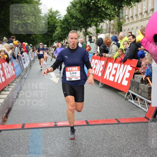 14.06.2026 - REWE Women's Run Strokosch-Dieckow http://msf.ph/oto/9771004 14.06.2026 09:54:29 Ziel 10063, 10235, 10299, 10440, 10704, 10899, 11395 meine-sportfotos.de