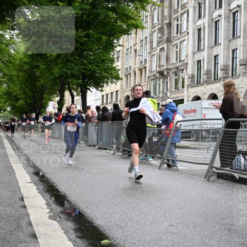 14.06.2026 - REWE Women's Run J. Mangold http://msf.ph/oto/9771012 14.06.2026 09:57:42 Ziel 10069, 10605, 10638, 10640, 10912 meine-sportfotos.de