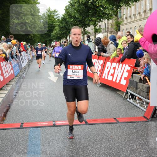 14.06.2026 - REWE Women's Run Strokosch-Dieckow http://msf.ph/oto/9771023 14.06.2026 09:54:29 Ziel 10063, 10235, 10299, 10440, 10704, 10899, 11395 meine-sportfotos.de