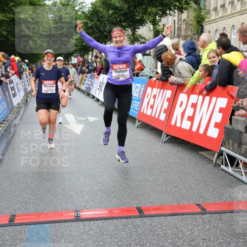 14.06.2026 - REWE Women's Run Strokosch-Dieckow http://msf.ph/oto/9771079 14.06.2026 09:54:31 Ziel 10063, 10235, 10299, 10440, 10704, 10899, 11395 meine-sportfotos.de