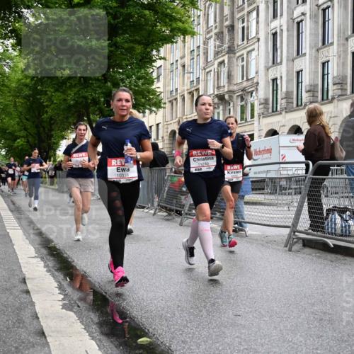 14.06.2026 - REWE Women's Run J. Mangold http://msf.ph/oto/9771095 14.06.2026 09:57:57 Ziel 10338, 10552, 10706, 11095, 11160, 11240, 11248, 11528 meine-sportfotos.de