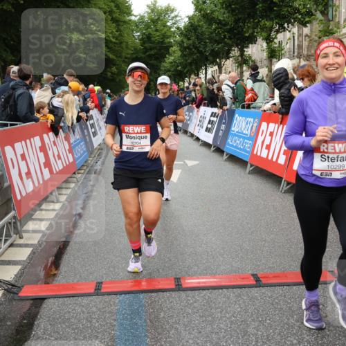 14.06.2026 - REWE Women's Run Strokosch-Dieckow http://msf.ph/oto/9771102 14.06.2026 09:54:33 Ziel 10063, 10235, 10299, 10440, 10704, 10806 meine-sportfotos.de