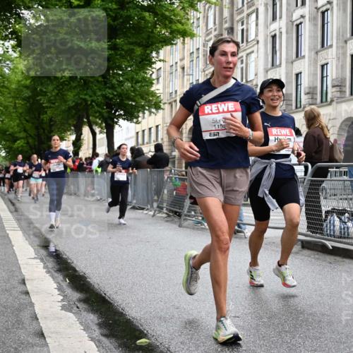 14.06.2026 - REWE Women's Run J. Mangold http://msf.ph/oto/9771106 14.06.2026 09:57:59 Ziel 10338, 10552, 10706, 11095, 11240, 11248, 11528 meine-sportfotos.de