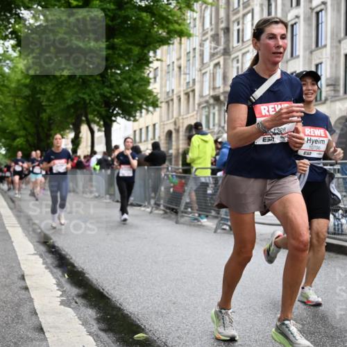 14.06.2026 - REWE Women's Run J. Mangold http://msf.ph/oto/9771107 14.06.2026 09:57:59 Ziel 10338, 10552, 10706, 11095, 11240, 11248, 11528 meine-sportfotos.de