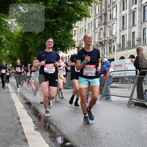 14.06.2026 - REWE Women's Run J. Mangold http://msf.ph/oto/9771118 14.06.2026 09:58:05 Ziel 10031, 10033, 10034, 10067, 10133, 10134, 10344, 10492, 10590, 10636, 10875, 10895, 11046, 11095, 11155, 11248, 11307, 11309, 11325, 11343, 11533 meine-sportfotos.de