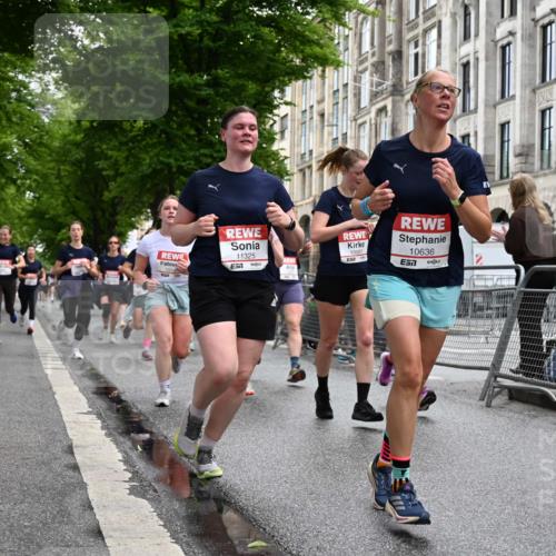 14.06.2026 - REWE Women's Run J. Mangold http://msf.ph/oto/9771124 14.06.2026 09:58:06 Ziel 10031, 10033, 10034, 10067, 10092, 10133, 10134, 10344, 10492, 10590, 10636, 10875, 10895, 11046, 11155, 11307, 11309, 11325, 11343, 11386, 11533 meine-sportfotos.de