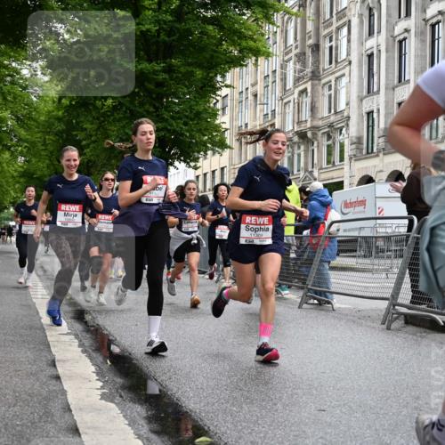 14.06.2026 - REWE Women's Run J. Mangold http://msf.ph/oto/9771148 14.06.2026 09:58:08 Ziel 10031, 10033, 10034, 10067, 10092, 10133, 10134, 10344, 10492, 10590, 10636, 10659, 10875, 10895, 10934, 11046, 11155, 11307, 11309, 11325, 11343, 11386, 11533 meine-sportfotos.de