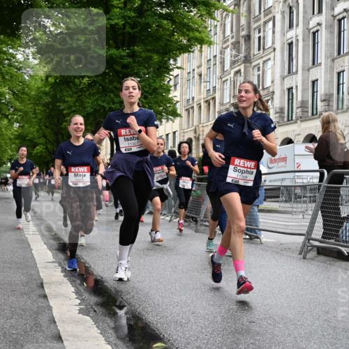 14.06.2026 - REWE Women's Run J. Mangold http://msf.ph/oto/9771150 14.06.2026 09:58:08 Ziel 10031, 10033, 10034, 10067, 10092, 10133, 10134, 10344, 10492, 10590, 10636, 10659, 10875, 10895, 10934, 11046, 11155, 11307, 11309, 11325, 11343, 11386, 11533 meine-sportfotos.de