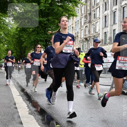 14.06.2026 - REWE Women's Run J. Mangold http://msf.ph/oto/9771153 14.06.2026 09:58:09 Ziel 10031, 10033, 10034, 10067, 10092, 10133, 10134, 10344, 10492, 10590, 10636, 10659, 10875, 10895, 10934, 11046, 11155, 11307, 11309, 11325, 11343, 11386, 11533 meine-sportfotos.de