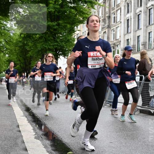 14.06.2026 - REWE Women's Run J. Mangold http://msf.ph/oto/9771156 14.06.2026 09:58:09 Ziel 10031, 10033, 10034, 10067, 10092, 10133, 10134, 10344, 10492, 10590, 10636, 10659, 10875, 10895, 10934, 11046, 11155, 11307, 11309, 11325, 11343, 11386, 11533 meine-sportfotos.de