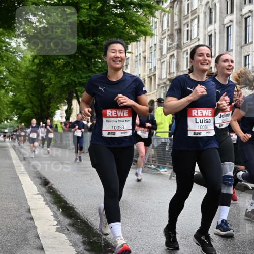 14.06.2026 - REWE Women's Run J. Mangold http://msf.ph/oto/9771172 14.06.2026 09:58:11 Ziel 10031, 10033, 10034, 10067, 10092, 10133, 10134, 10341, 10344, 10492, 10590, 10659, 10811, 10875, 10895, 10934, 11046, 11155, 11307, 11309, 11332, 11343, 11386, 11533 meine-sportfotos.de