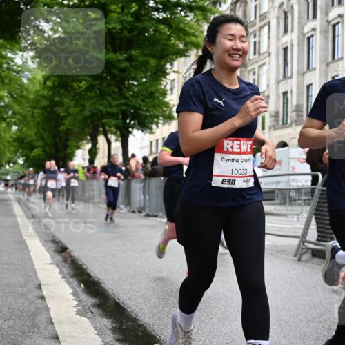 14.06.2026 - REWE Women's Run J. Mangold http://msf.ph/oto/9771176 14.06.2026 09:58:12 Ziel 10033, 10034, 10092, 10133, 10341, 10344, 10492, 10590, 10659, 10811, 10895, 10934, 11046, 11155, 11307, 11309, 11332, 11343, 11386, 11533 meine-sportfotos.de