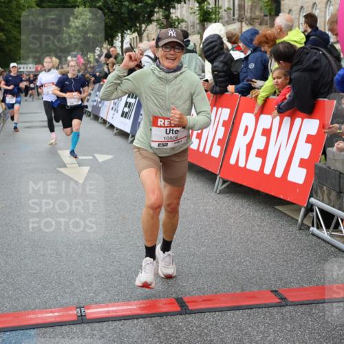 14.06.2026 - REWE Women's Run Strokosch-Dieckow http://msf.ph/oto/9771209 14.06.2026 09:54:37 Ziel 10063, 10299, 10392, 10440, 10704, 10806, 11368, 11499 meine-sportfotos.de