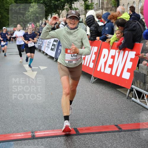14.06.2026 - REWE Women's Run Strokosch-Dieckow http://msf.ph/oto/9771223 14.06.2026 09:54:37 Ziel 10063, 10299, 10392, 10440, 10704, 10806, 11368, 11499 meine-sportfotos.de