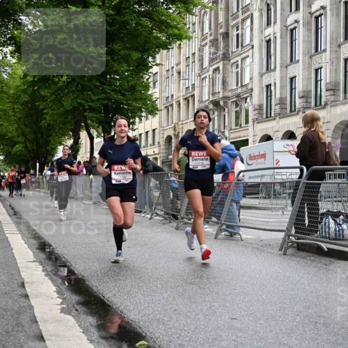 14.06.2026 - REWE Women's Run J. Mangold http://msf.ph/oto/9771356 14.06.2026 09:58:44 Ziel 10172, 10879, 10979, 11341, 11382 meine-sportfotos.de