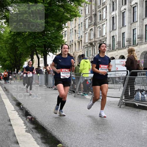 14.06.2026 - REWE Women's Run J. Mangold http://msf.ph/oto/9771362 14.06.2026 09:58:44 Ziel 10172, 10879, 10979, 11341, 11382 meine-sportfotos.de