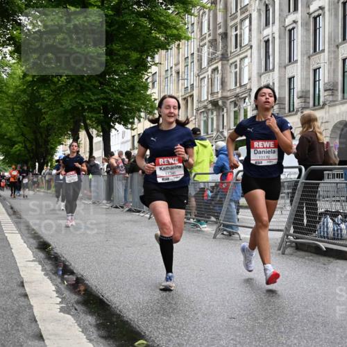 14.06.2026 - REWE Women's Run J. Mangold http://msf.ph/oto/9771364 14.06.2026 09:58:45 Ziel 10172, 10979, 11341, 11382 meine-sportfotos.de
