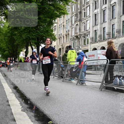 14.06.2026 - REWE Women's Run J. Mangold http://msf.ph/oto/9771375 14.06.2026 09:58:47 Ziel 10172, 10979, 11341, 11382 meine-sportfotos.de