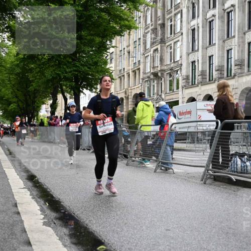 14.06.2026 - REWE Women's Run J. Mangold http://msf.ph/oto/9771377 14.06.2026 09:58:47 Ziel 10172, 10979, 11341, 11382 meine-sportfotos.de