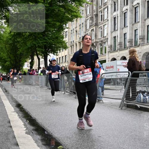 14.06.2026 - REWE Women's Run J. Mangold http://msf.ph/oto/9771385 14.06.2026 09:58:48 Ziel 10172, 10979, 11341, 11382 meine-sportfotos.de
