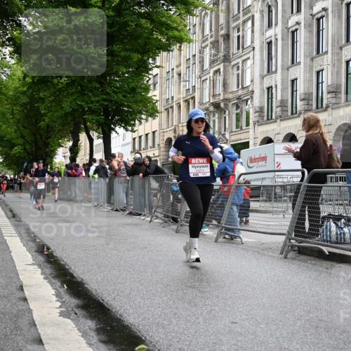 14.06.2026 - REWE Women's Run J. Mangold http://msf.ph/oto/9771389 14.06.2026 09:58:49 Ziel 10172, 10940, 10979, 11341, 11382 meine-sportfotos.de