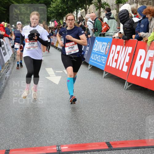 14.06.2026 - REWE Women's Run Strokosch-Dieckow http://msf.ph/oto/9771400 14.06.2026 09:54:38 Ziel 10099, 10299, 10392, 10440, 10704, 10806, 11368, 11499 meine-sportfotos.de