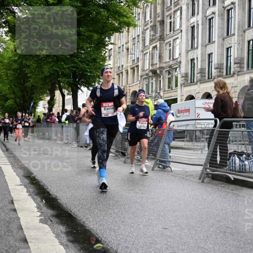 14.06.2026 - REWE Women's Run J. Mangold http://msf.ph/oto/9771422 14.06.2026 09:58:56 Ziel 10153, 10940, 10978, 11198, 11199 meine-sportfotos.de