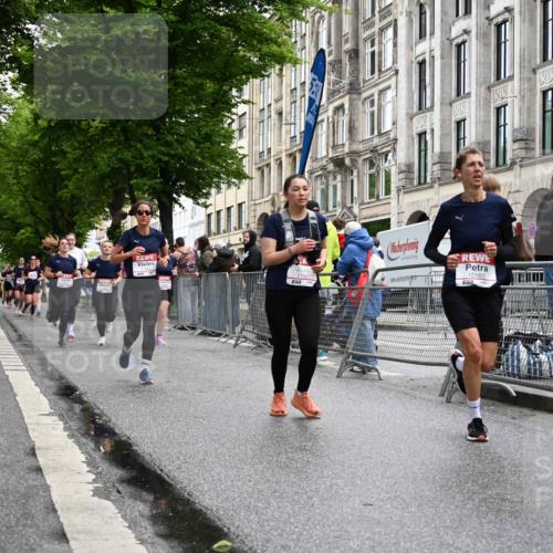 14.06.2026 - REWE Women's Run J. Mangold http://msf.ph/oto/9771474 14.06.2026 09:59:06 Ziel 10160, 10339, 10349, 10450, 10558, 10801, 10854, 10982, 11067, 11163, 11501 meine-sportfotos.de