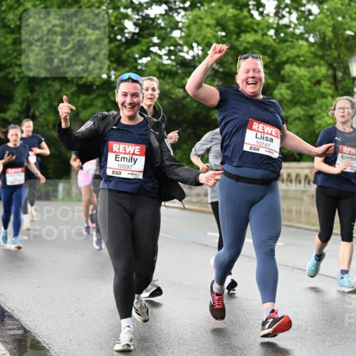 14.06.2026 - REWE Women's Run Dr. Thomas Lammeyer http://msf.ph/oto/9771478 14.06.2026 09:49:25 Laufen 10597, 7, 10747, 7 meine-sportfotos.de