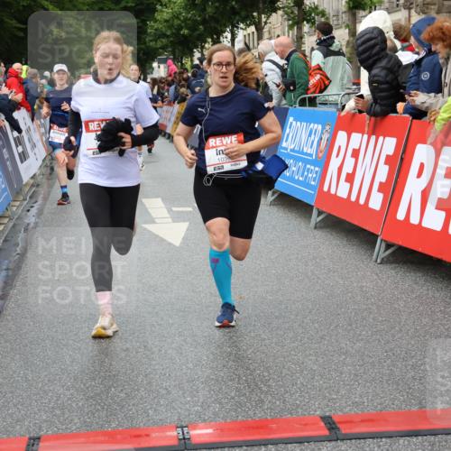 14.06.2026 - REWE Women's Run Strokosch-Dieckow http://msf.ph/oto/9771504 14.06.2026 09:54:39 Ziel 10099, 10299, 10392, 10440, 10704, 10806, 11368, 11499 meine-sportfotos.de