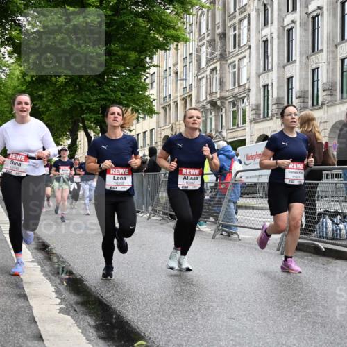 14.06.2026 - REWE Women's Run J. Mangold http://msf.ph/oto/9771515 14.06.2026 09:59:09 Ziel 10088, 10160, 10349, 10450, 10558, 10721, 10801, 10854, 10858, 10982, 11005, 11163, 11275, 11501 meine-sportfotos.de