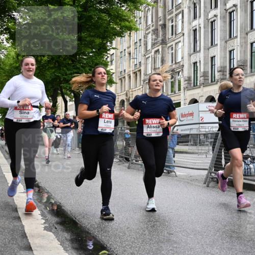 14.06.2026 - REWE Women's Run J. Mangold http://msf.ph/oto/9771517 14.06.2026 09:59:09 Ziel 10088, 10160, 10349, 10450, 10558, 10721, 10801, 10854, 10858, 10982, 11005, 11163, 11275, 11501 meine-sportfotos.de