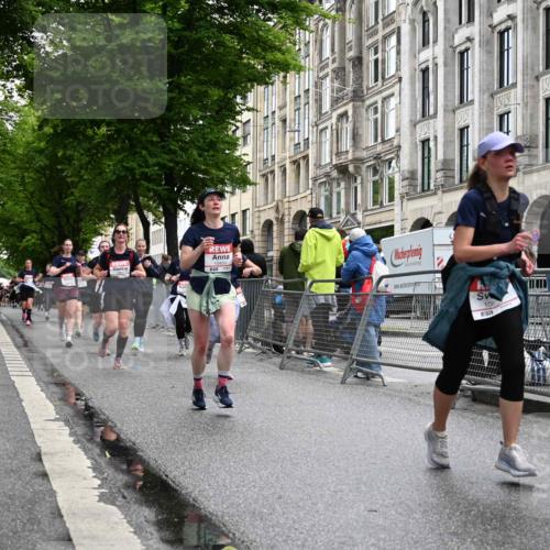 14.06.2026 - REWE Women's Run J. Mangold http://msf.ph/oto/9771528 14.06.2026 09:59:11 Ziel 10088, 10264, 10279, 10349, 10450, 10558, 10721, 10801, 10854, 10858, 10982, 11005, 11163, 11275, 11501 meine-sportfotos.de