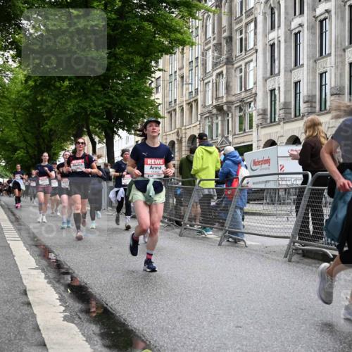 14.06.2026 - REWE Women's Run J. Mangold http://msf.ph/oto/9771530 14.06.2026 09:59:11 Ziel 10088, 10264, 10279, 10349, 10450, 10558, 10721, 10801, 10854, 10858, 10982, 11005, 11163, 11275, 11501 meine-sportfotos.de