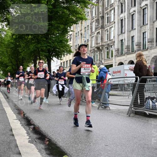 14.06.2026 - REWE Women's Run J. Mangold http://msf.ph/oto/9771537 14.06.2026 09:59:12 Ziel 10088, 10264, 10279, 10349, 10450, 10558, 10721, 10801, 10854, 10858, 10982, 11005, 11163, 11275 meine-sportfotos.de