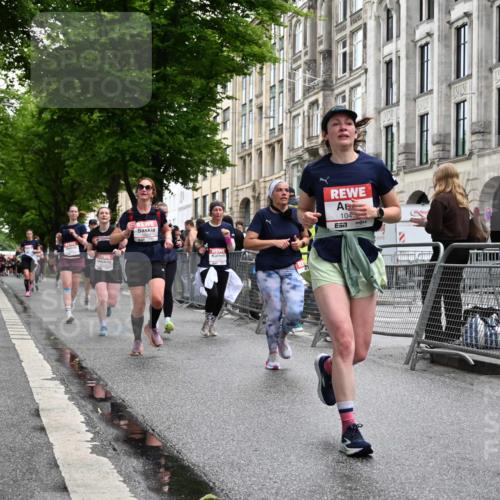 14.06.2026 - REWE Women's Run J. Mangold http://msf.ph/oto/9771544 14.06.2026 09:59:12 Ziel 10088, 10264, 10279, 10349, 10450, 10558, 10721, 10801, 10854, 10858, 10982, 11005, 11163, 11275 meine-sportfotos.de
