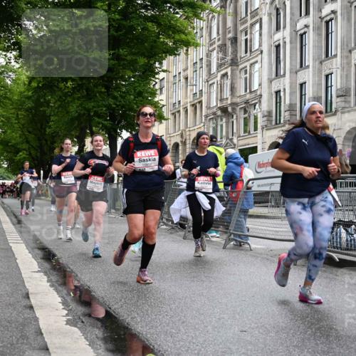 14.06.2026 - REWE Women's Run J. Mangold http://msf.ph/oto/9771553 14.06.2026 09:59:13 Ziel 10088, 10264, 10279, 10349, 10450, 10558, 10721, 10801, 10854, 10858, 10982, 11005, 11275 meine-sportfotos.de