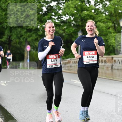14.06.2026 - REWE Women's Run Dr. Thomas Lammeyer http://msf.ph/oto/9771587 14.06.2026 09:49:35 Laufen 10846, 10114, 57, 11480 meine-sportfotos.de