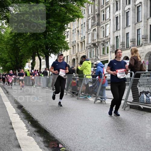 14.06.2026 - REWE Women's Run J. Mangold http://msf.ph/oto/9771710 14.06.2026 09:59:28 Ziel 10567, 10616, 10850, 11221, 11406 meine-sportfotos.de