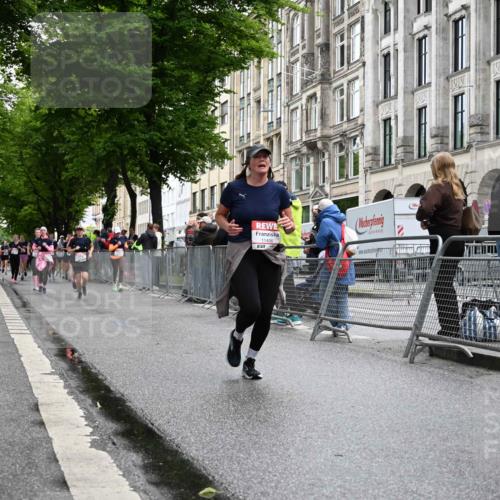 14.06.2026 - REWE Women's Run J. Mangold http://msf.ph/oto/9771712 14.06.2026 09:59:29 Ziel 10567, 10616, 10850, 11221, 11371, 11406 meine-sportfotos.de